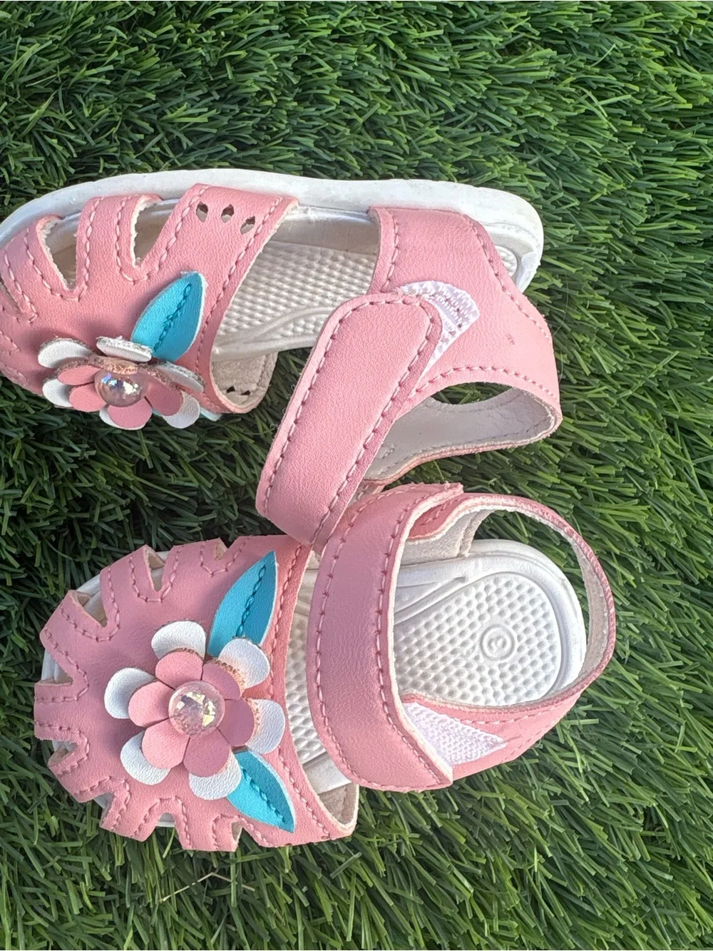 The Unbranded Brand soft pink